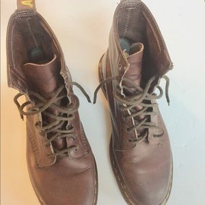 Dr Martens Vintage Men’s brown boots England Made
